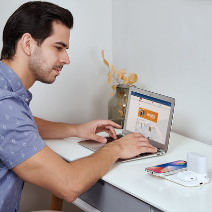 CARGADOR CON LAMPARA LAMPPU