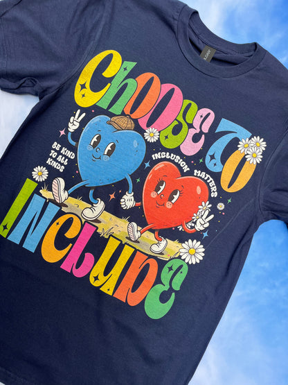Playera Gildan “Choose to Include Corazones”