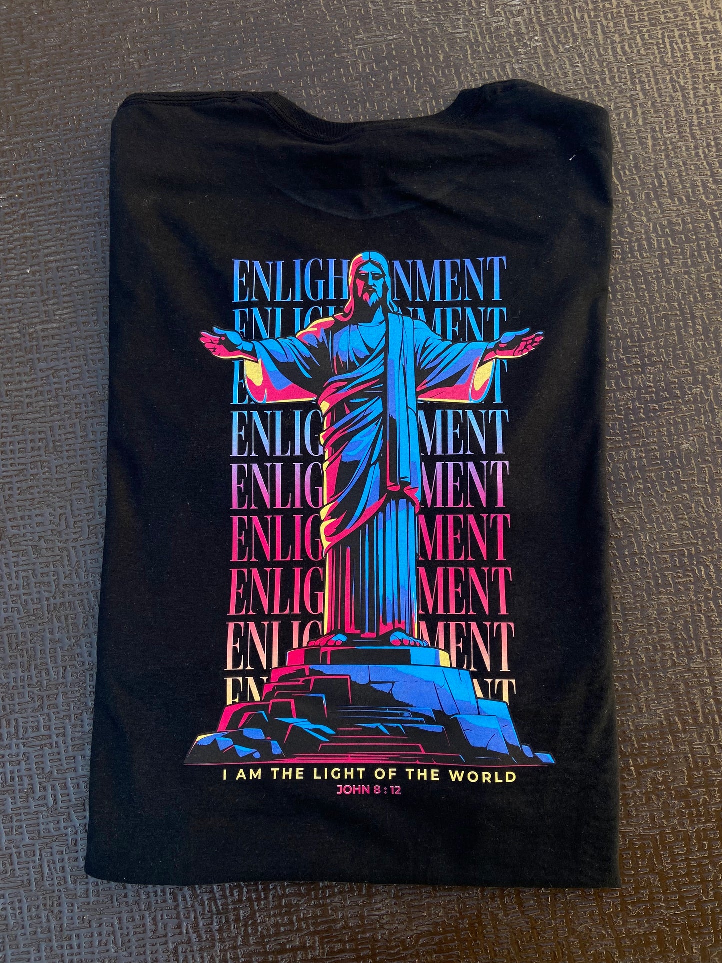Playera Gildan Negra “Enlightenment”