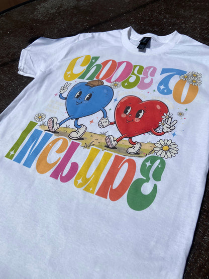 Playera Gildan “Choose to Include Corazones”